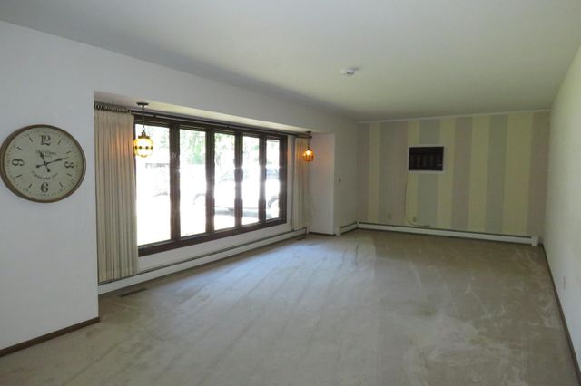 936 York Avenue NW, Elk River, MN 55330