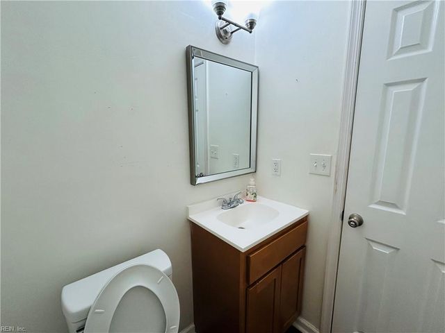 5607 Gates Landing RD, Virginia Beach, VA 23464