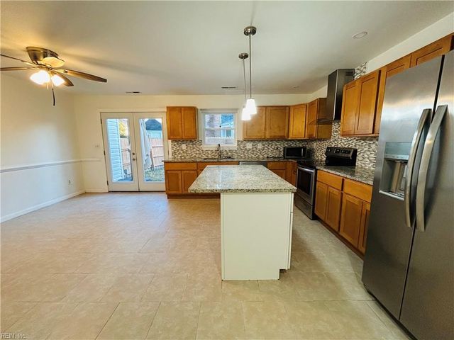 5607 Gates Landing RD, Virginia Beach, VA 23464