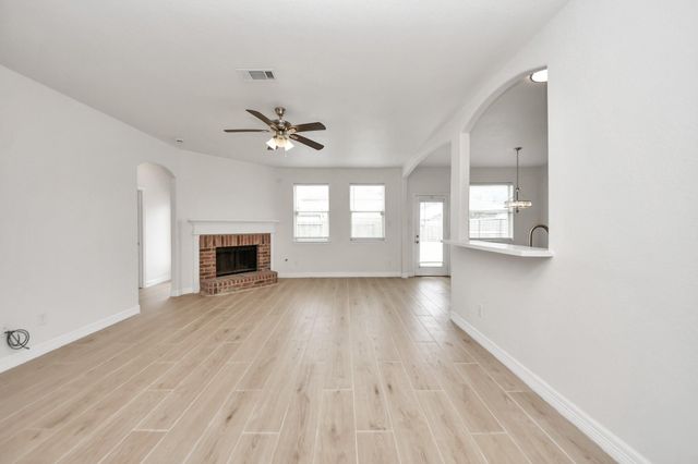 7925 Diamond Oak Drive, Texas City, TX 77591