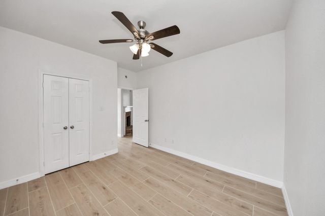 7925 Diamond Oak Drive, Texas City, TX 77591