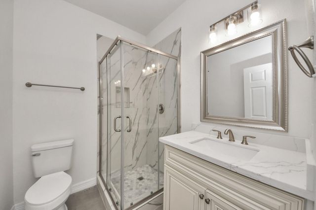 7925 Diamond Oak Drive, Texas City, TX 77591