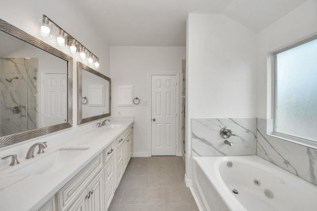 7925 Diamond Oak Drive, Texas City, TX 77591