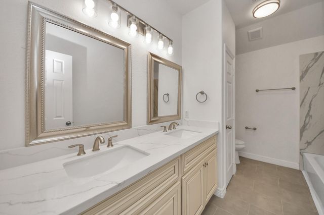 7925 Diamond Oak Drive, Texas City, TX 77591