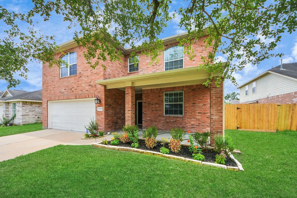 7925 Diamond Oak Drive, Texas City, TX 77591