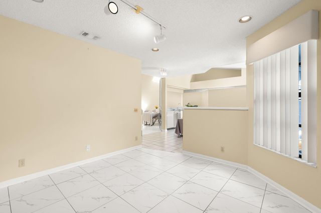 8371 Waterford Circle 8371, Tamarac, FL 33321