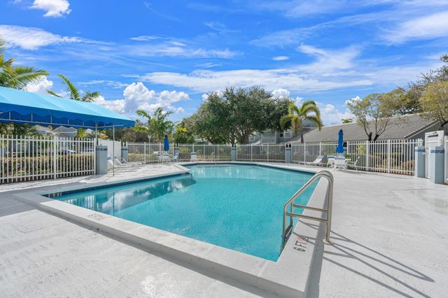 8371 Waterford Circle 8371, Tamarac, FL 33321