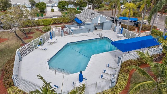 8371 Waterford Circle 8371, Tamarac, FL 33321