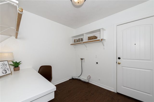 809 Dove Run, College Station, TX 77845