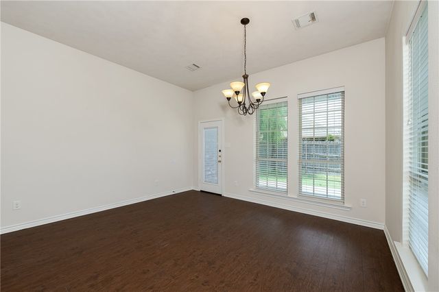809 Dove Run, College Station, TX 77845