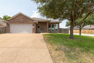 809 Dove Run, College Station, TX 77845