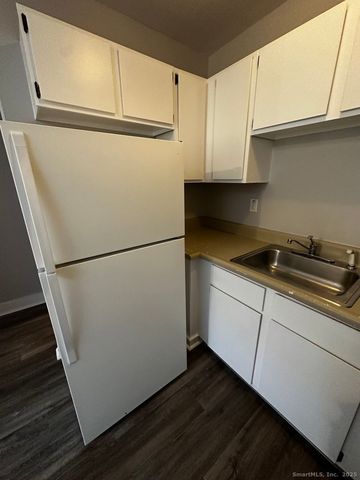 7 Prest Street 3, New London, CT 06320