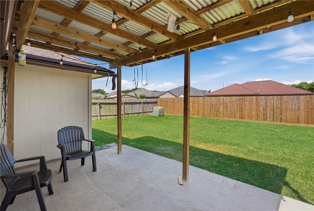 1030 Livermore St, Portland, TX 78374