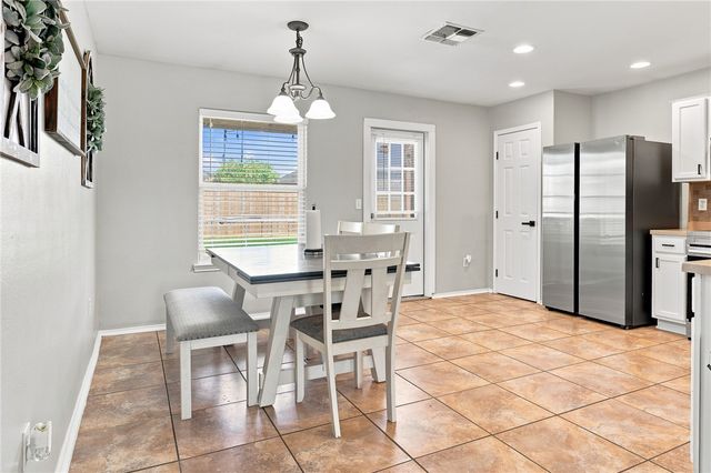 1030 Livermore St, Portland, TX 78374