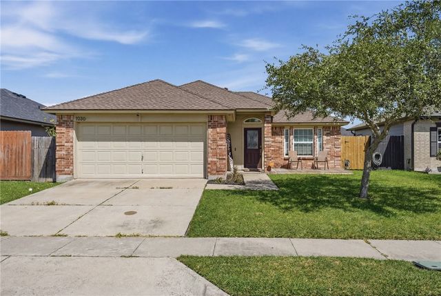 1030 Livermore St, Portland, TX 78374