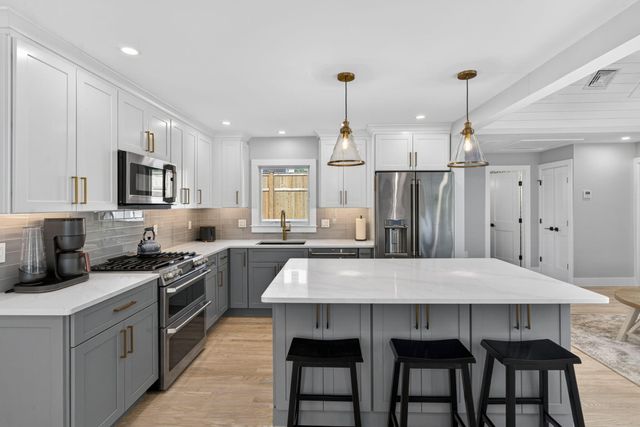 15 Beach Pine Road, Dennis Port, MA 02639