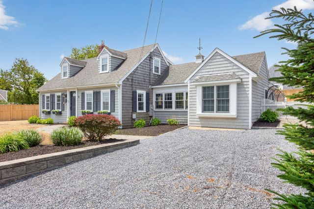 15 Beach Pine Road, Dennis Port, MA 02639
