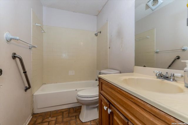 11207 PRAIRIE SPRINGS DR, San Antonio, TX 78249