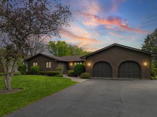 4269 Harper Avenue, Gurnee, IL 60031