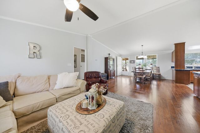 3844 Highway 36 N, Bellville, TX 77418