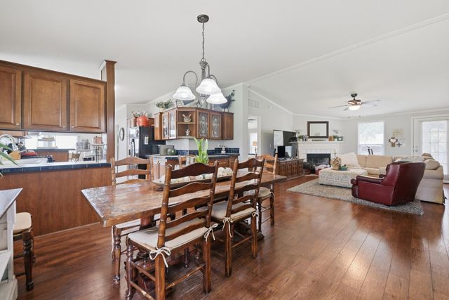 3844 Highway 36 N, Bellville, TX 77418