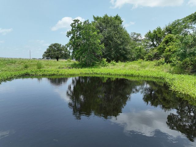 3844 Highway 36 N, Bellville, TX 77418