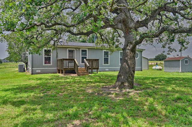 3844 Highway 36 N, Bellville, TX 77418