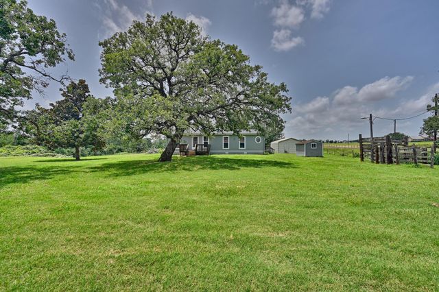 3844 Highway 36 N, Bellville, TX 77418