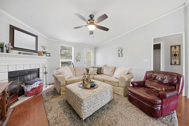 3844 Highway 36 N, Bellville, TX 77418