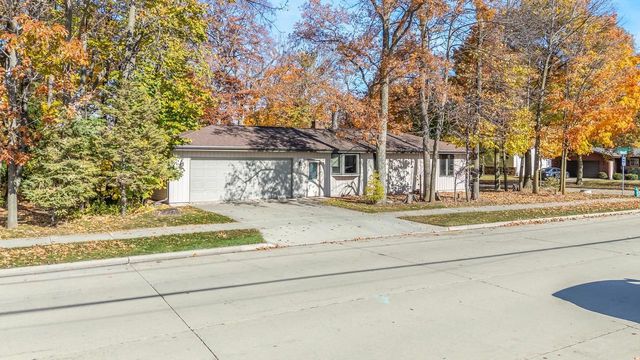 2635 S HARMON STREET, Appleton, WI 54915