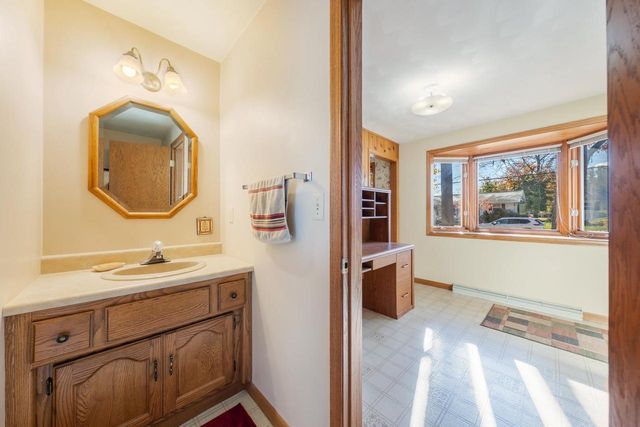 2635 S HARMON STREET, Appleton, WI 54915