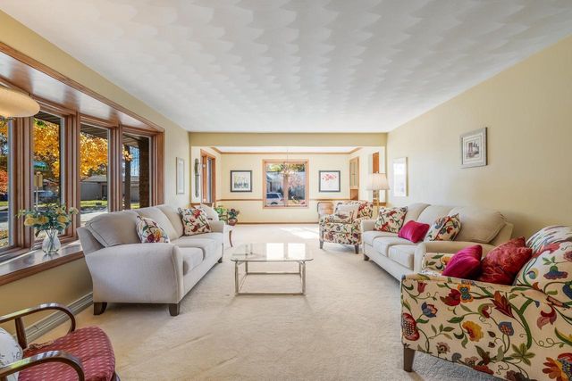 2635 S HARMON STREET, Appleton, WI 54915