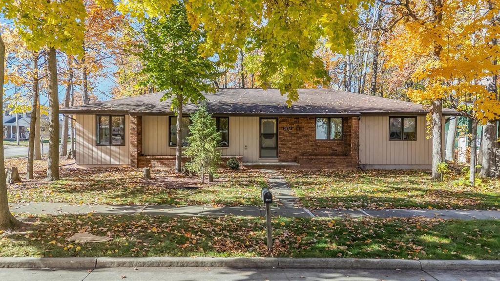 2635 S HARMON STREET, Appleton, WI 54915