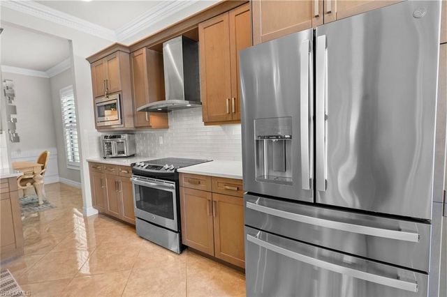 11689 Kati Falls LN, Fort Myers, FL 33913