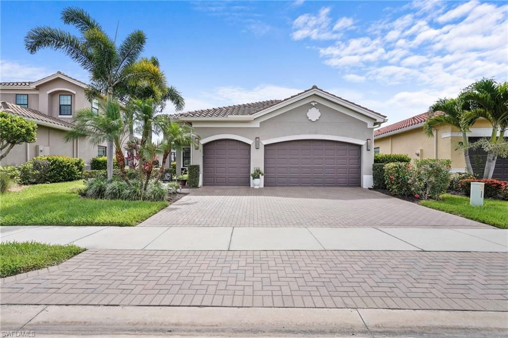 11689 Kati Falls LN, Fort Myers, FL 33913
