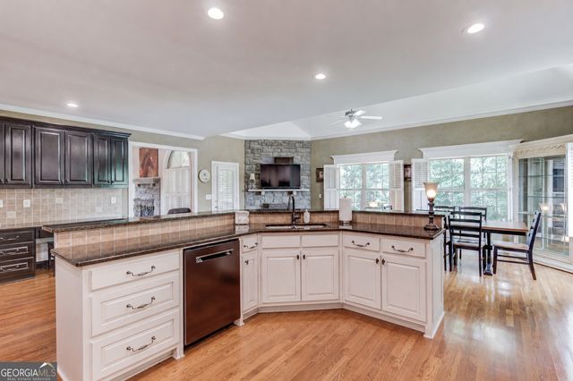 2453 Democracy Drive, Buford, GA 30519
