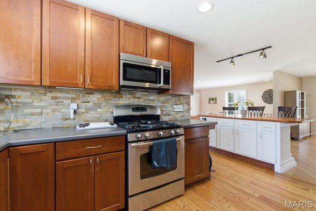 426 Brooktree Drive, Ballwin, MO 63011