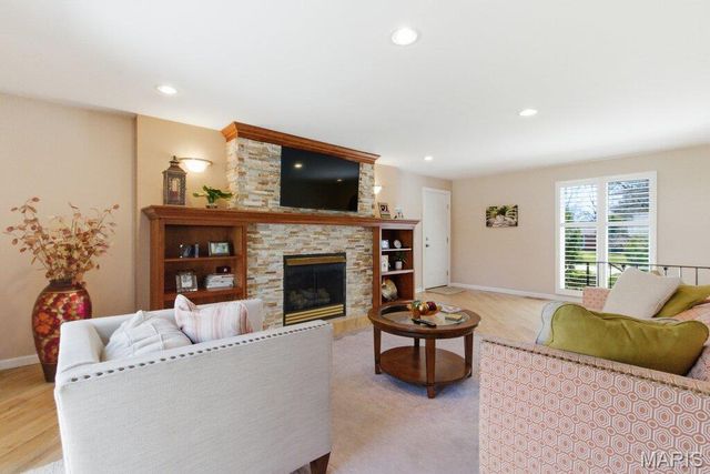 426 Brooktree Drive, Ballwin, MO 63011