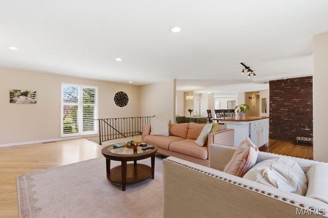 426 Brooktree Drive, Ballwin, MO 63011