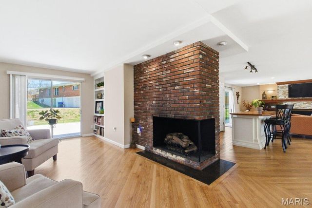 426 Brooktree Drive, Ballwin, MO 63011