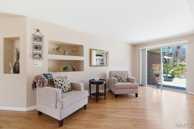 426 Brooktree Drive, Ballwin, MO 63011