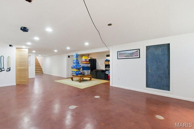 426 Brooktree Drive, Ballwin, MO 63011