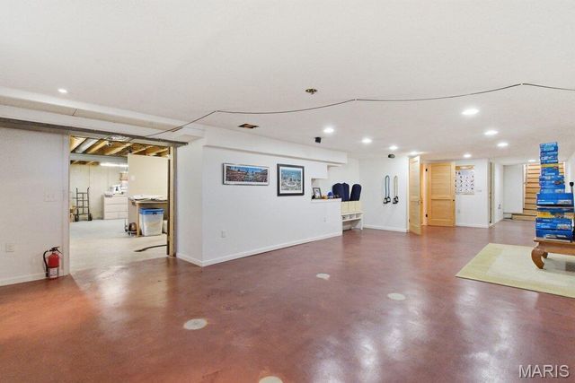 426 Brooktree Drive, Ballwin, MO 63011