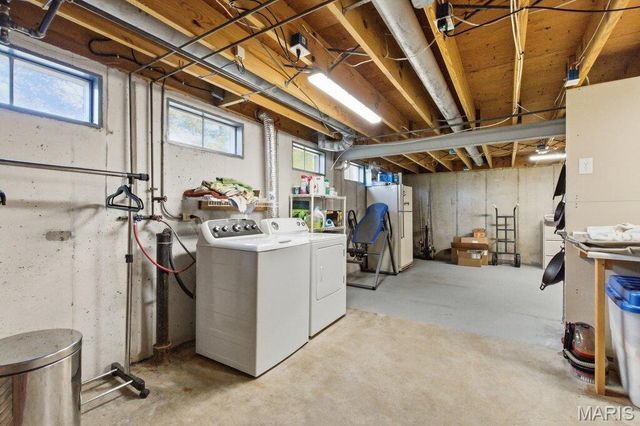 426 Brooktree Drive, Ballwin, MO 63011