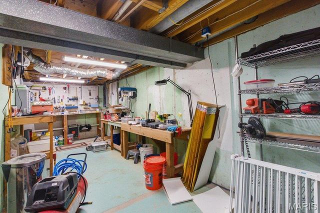 426 Brooktree Drive, Ballwin, MO 63011