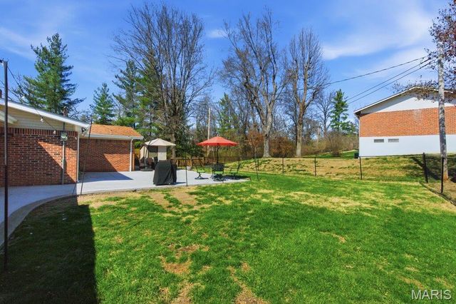 426 Brooktree Drive, Ballwin, MO 63011