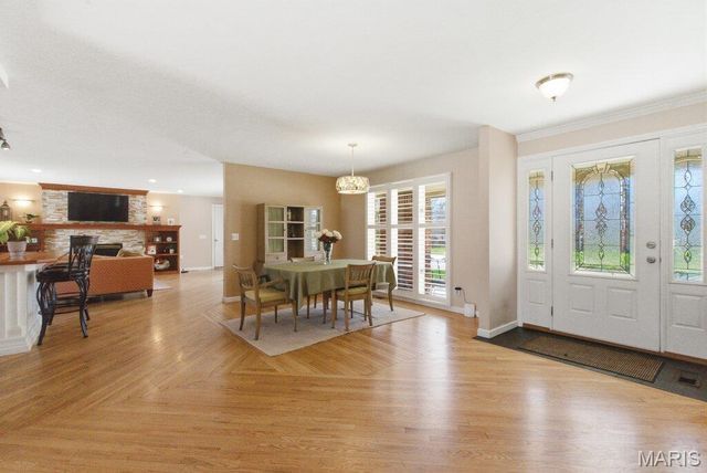 426 Brooktree Drive, Ballwin, MO 63011