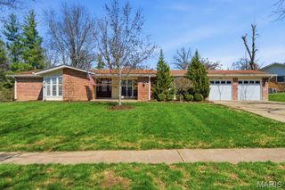 426 Brooktree Drive, Ballwin, MO 63011