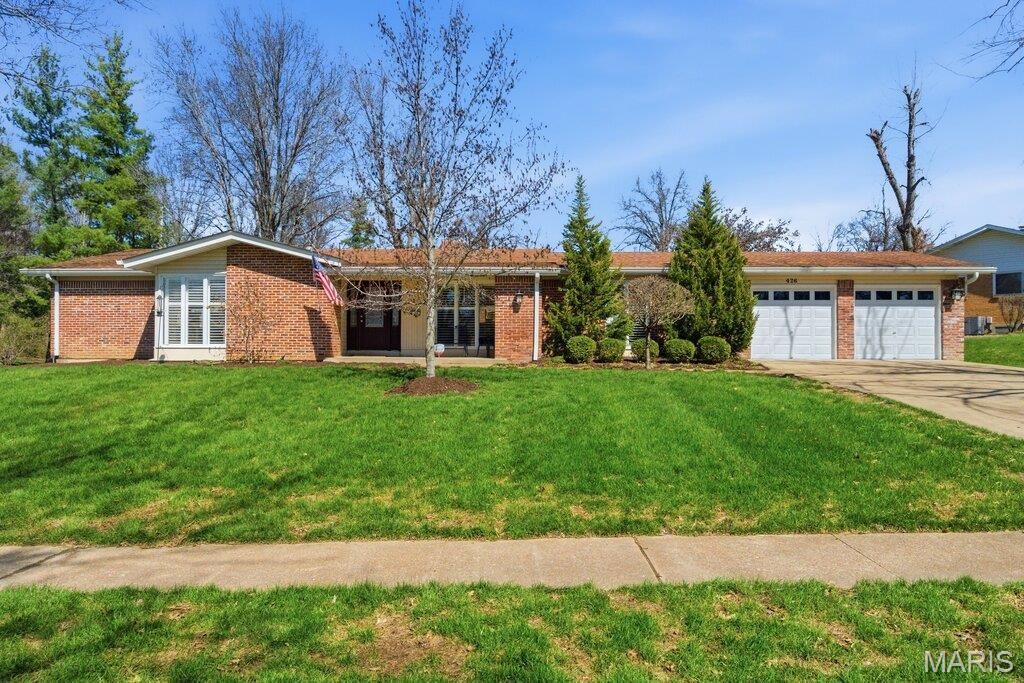 426 Brooktree Drive, Ballwin, MO 63011