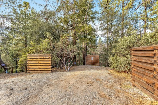 26620 Crestview Drive, Idyllwild, CA 92549